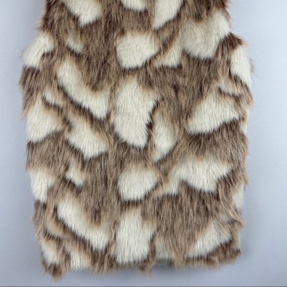 Neutral Faux fur vest - Picture 8 of 16
